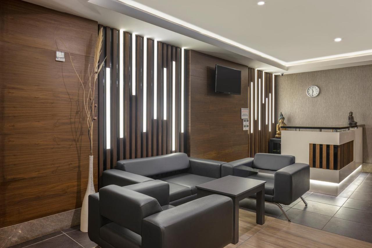 Ramada Resort By Wyndham Lara Antalia Esterno foto