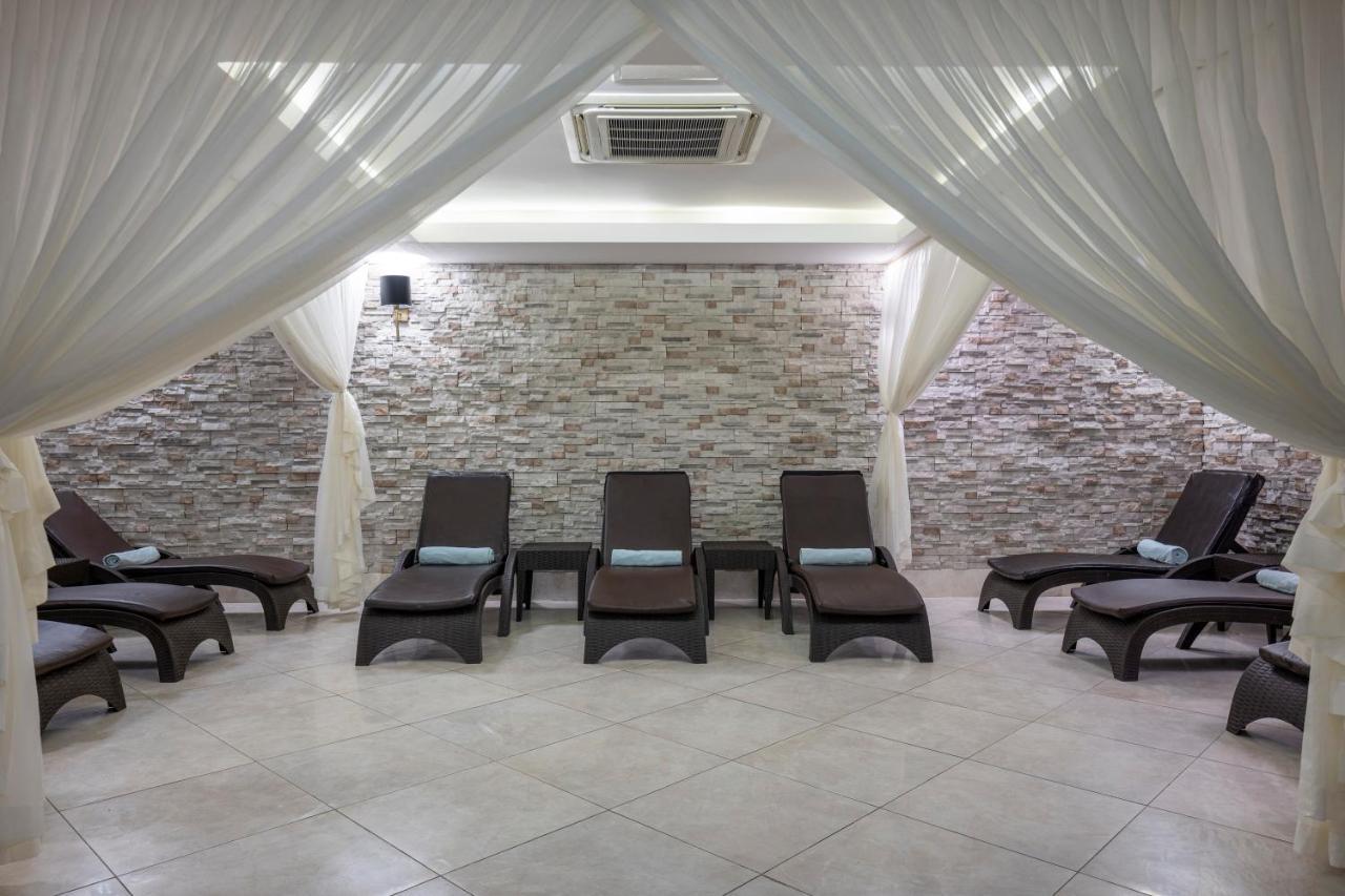 Ramada Resort By Wyndham Lara Antalia Esterno foto