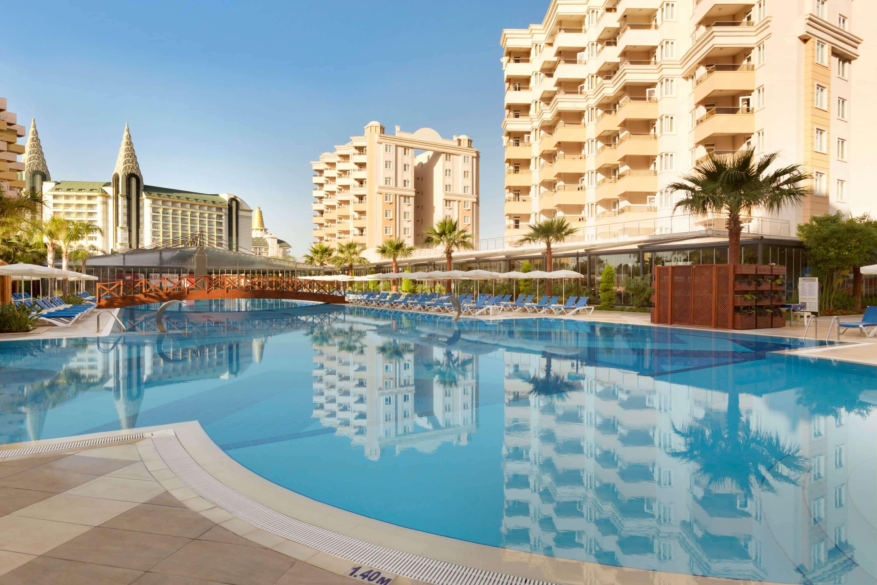 Ramada Resort By Wyndham Lara Antalia Esterno foto