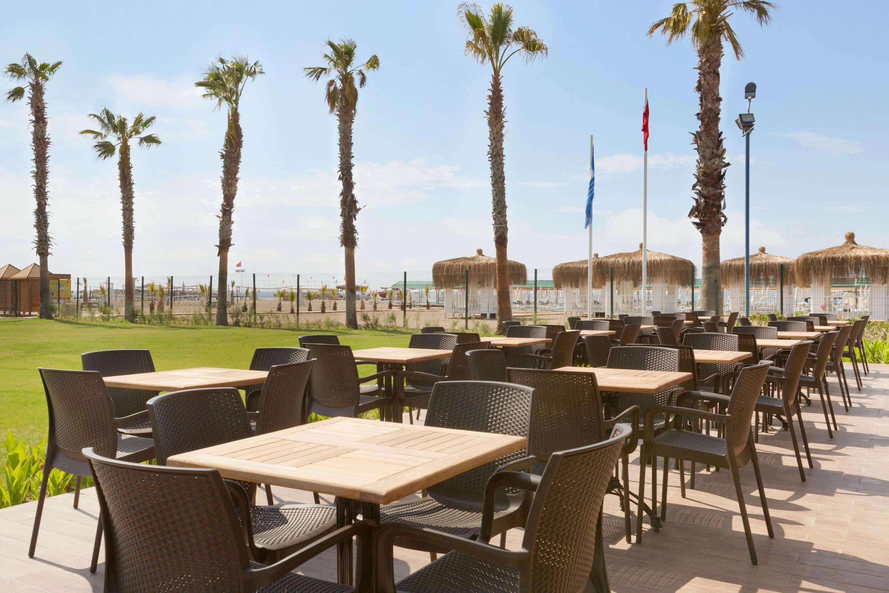 Ramada Resort By Wyndham Lara Antalia Esterno foto