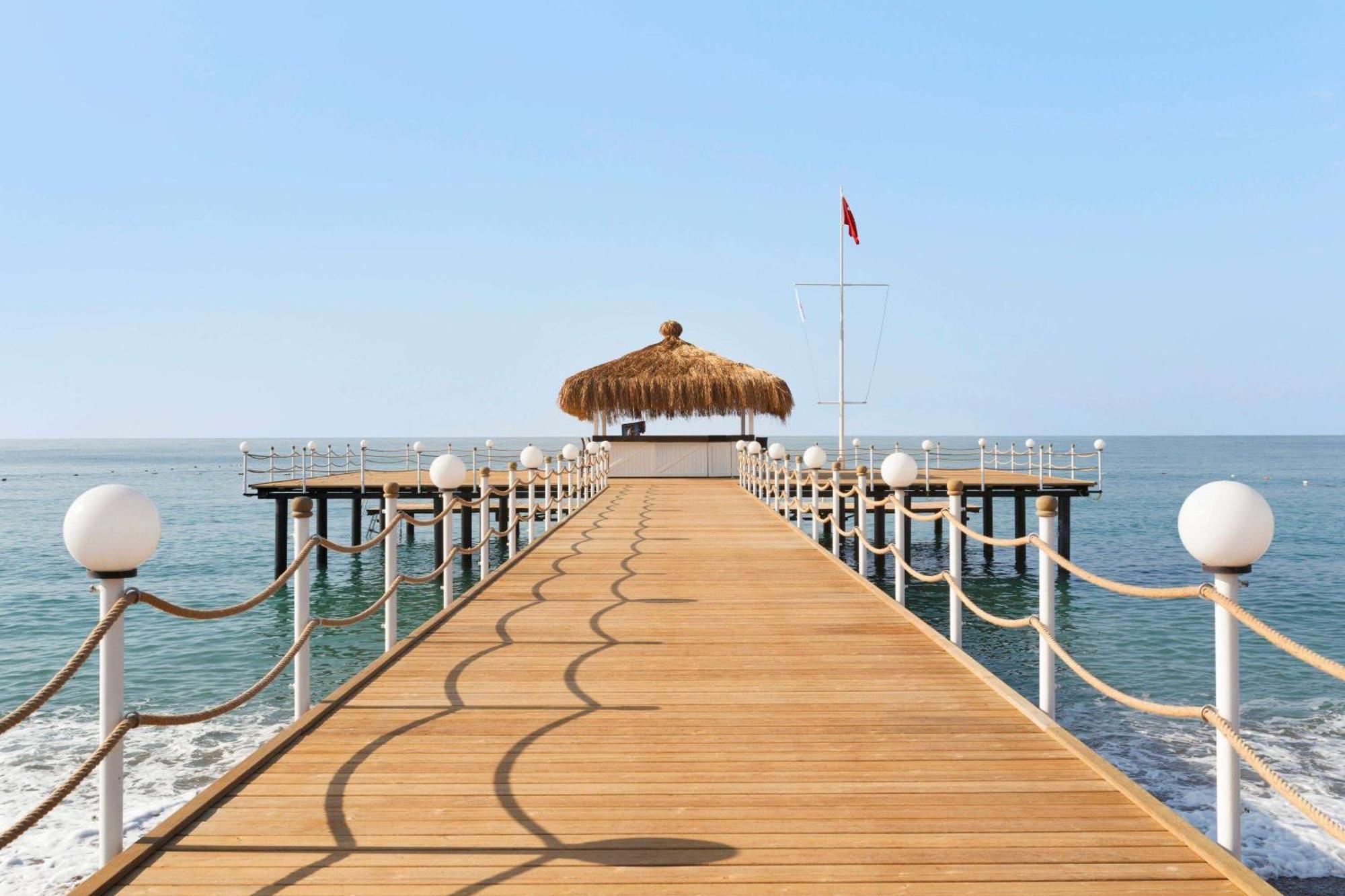 Ramada Resort By Wyndham Lara Antalia Esterno foto